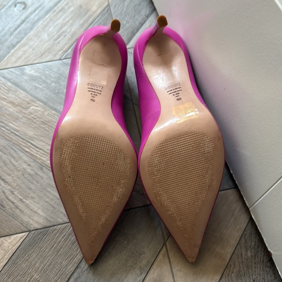 Schutz like new heels - Picture 4 of 4